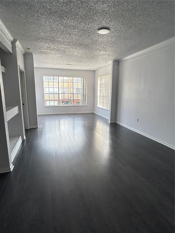Building Photo - 8300 Elm Park Dr
