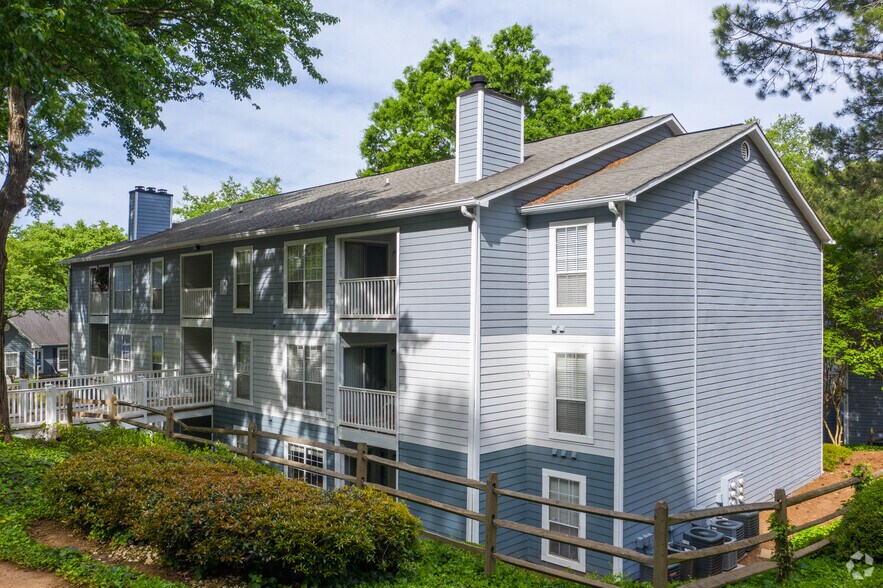 SoCO Apartments at Vinings 4098 S Cobb Dr Smyrna GA 30080 Apartment