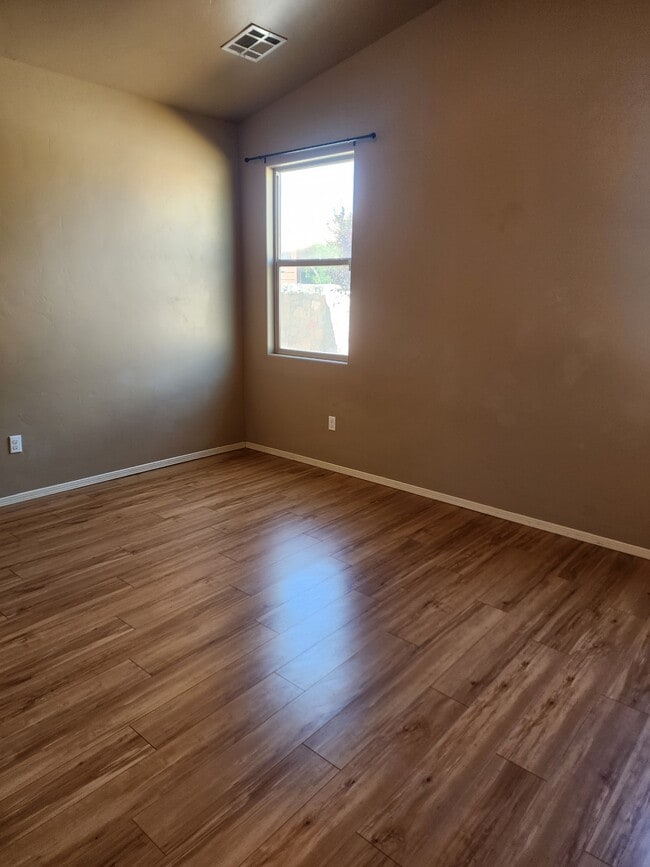 Building Photo - 7571 Vista de Oeste Pl