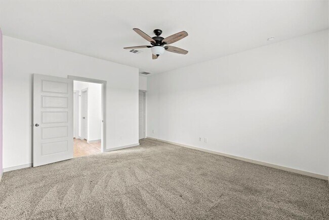 Building Photo - 207 William Ln