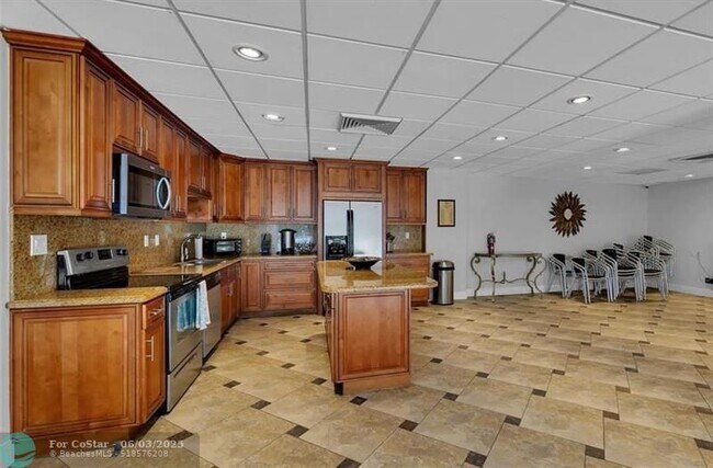 Building Photo - 3750 Galt Ocean Dr