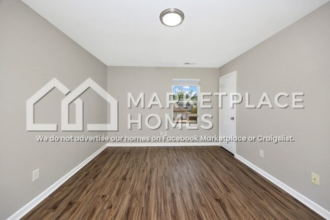 Building Photo - 344 Mertle Dr