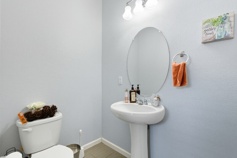 Building Photo - 252 S Kona Ave