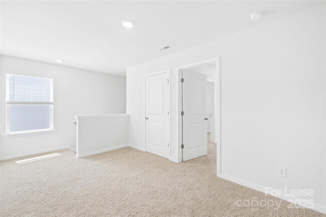 Building Photo - 3526 Cramer Crk Dr