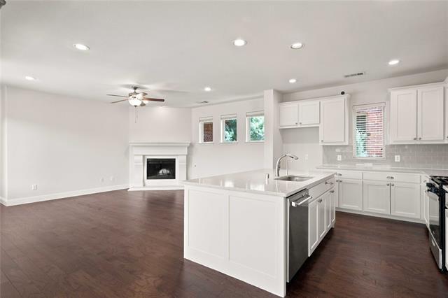 Building Photo - 4524 Del Rey Ave