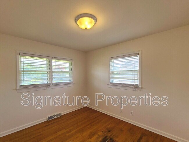 Building Photo - 204 Mt Pleasant Blvd