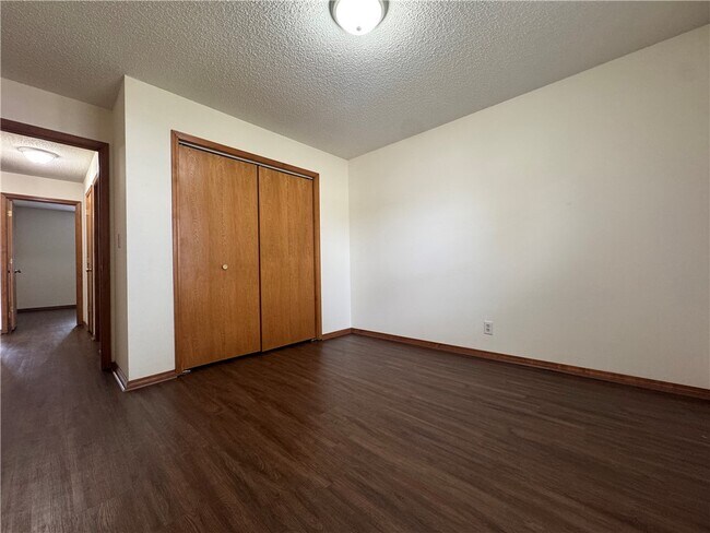 Building Photo - 1503 S 13th St