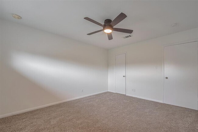 Building Photo - 605 Sorrento Dr