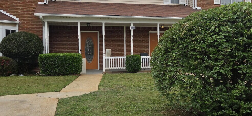 Building Photo - 2126 Hickory Bnd SE