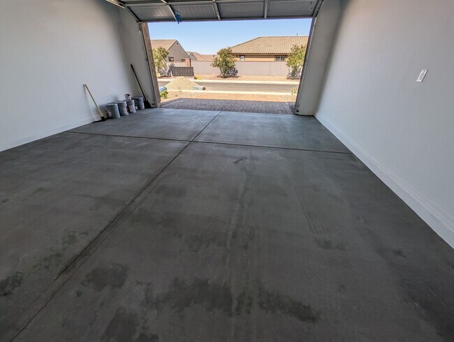 Building Photo - 4 Bedroom 3 Bathroom Parkside Los Cielos Home