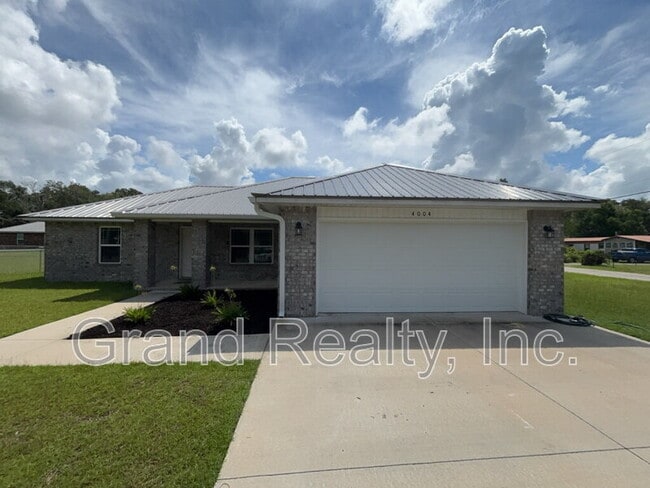 Primary Photo - 4004 Roxies Ln