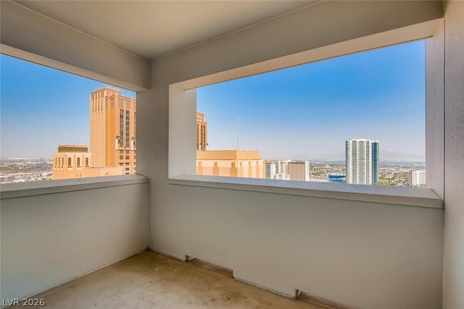 Building Photo - 2700 S Las Vegas Blvd