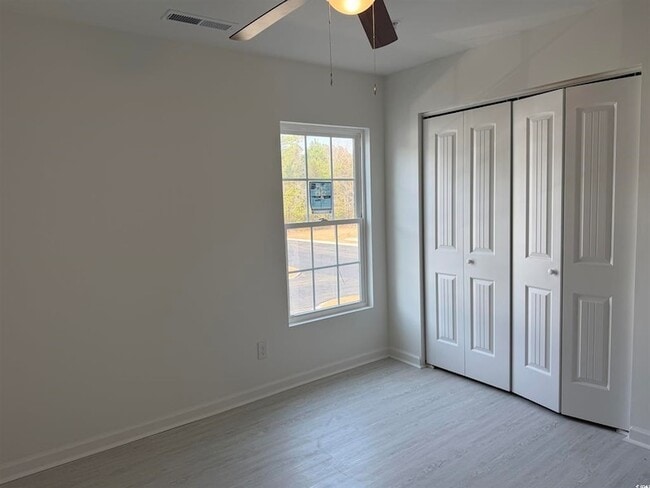 Building Photo - 179 Charter Dr