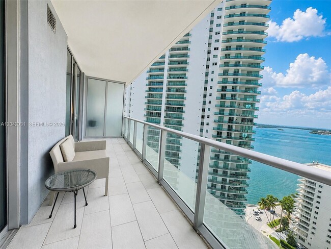 Building Photo - 1300 Brickell Bay Dr