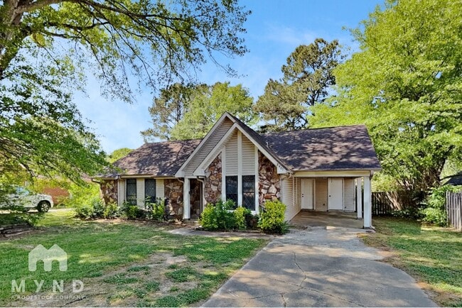 Building Photo - 8401 Southernwood Cove