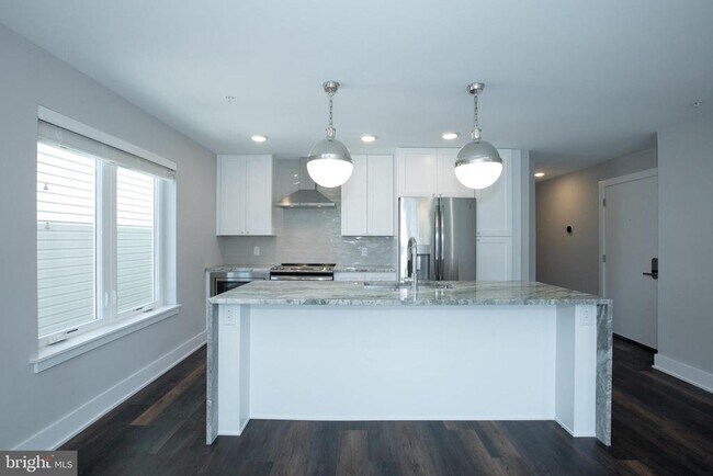 Building Photo - 817 N 20th St