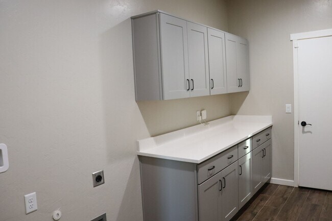 Building Photo - Welcome to your Southern Arizona desert oasis!