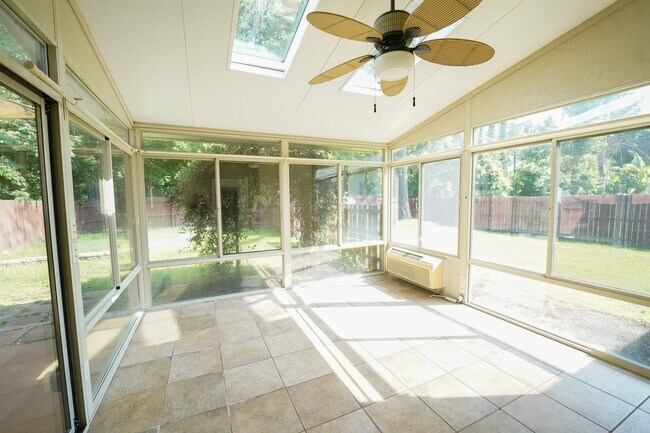 Building Photo - Coming Available!