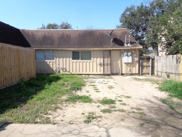 Building Photo - 5504 Deep Forest Dr