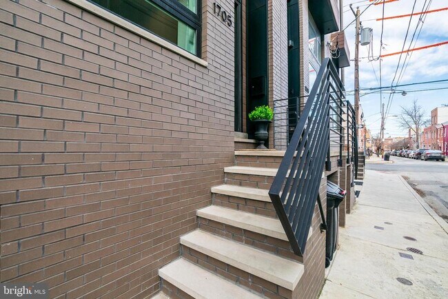 Building Photo - 1705 Annin St