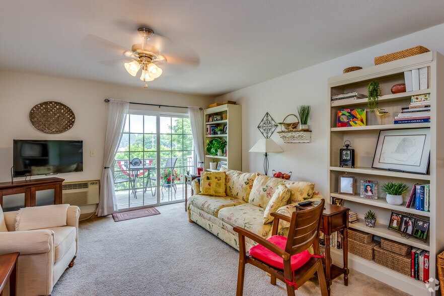 2 BR, 1 BR - 719SF - Berkshire Grafton Senior Apartments - 62+