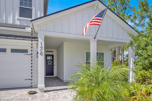 Building Photo - 176 Settler's Landing Dr