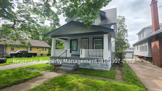 Building Photo - 2 Bed 1 Bath rare to rent!