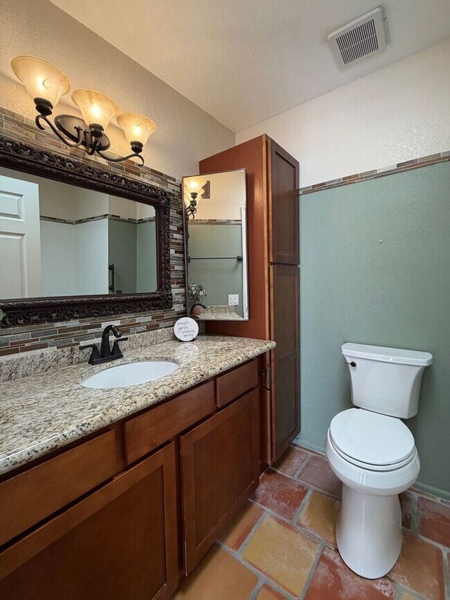 Building Photo - Stylishly Remodeled 2-Bedroom 2 Bath Townhome in Pueblo Villas