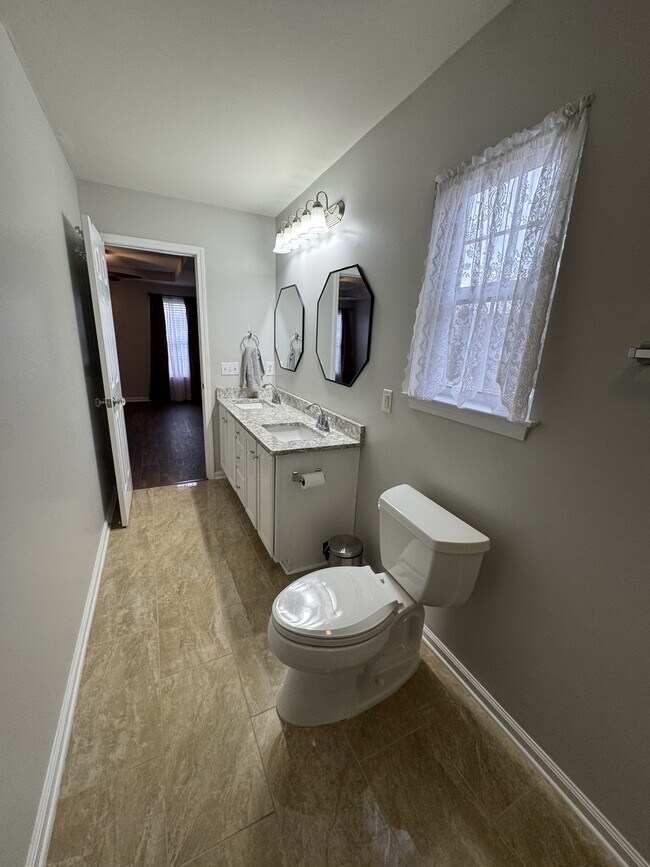 Building Photo - 2016 Saltwater St