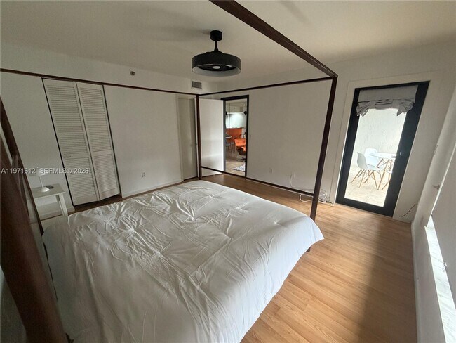 Building Photo - 896 N Federal Hwy