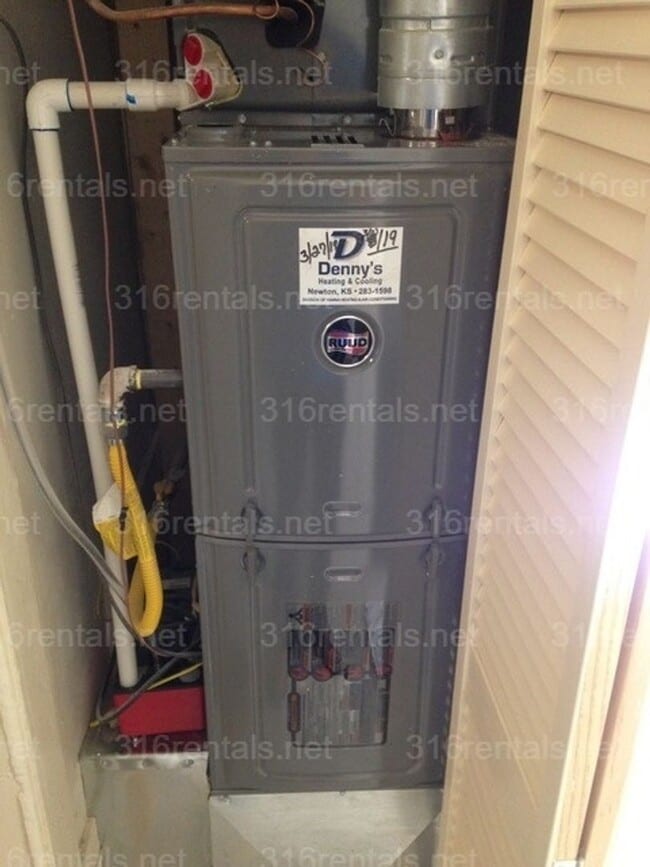 Building Photo - $700 - 1 bed 1 bath - Single Family Home