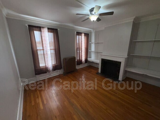 Building Photo - 1529-1529 Foster Ave