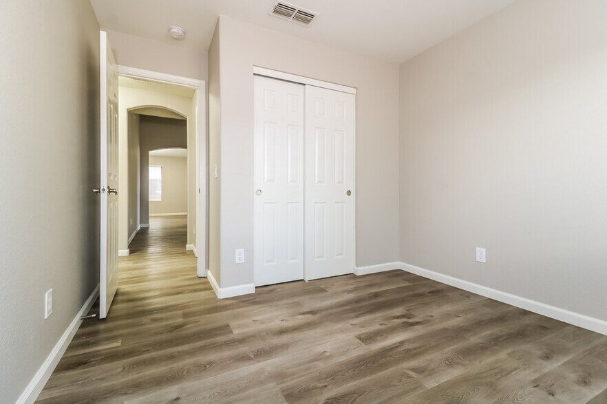 Building Photo - 22039 N 107th Dr