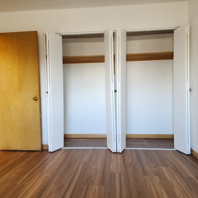 Building Photo - 10332 S Komensky Ave