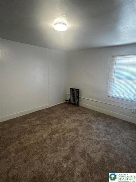 Building Photo - 431 4th Ave