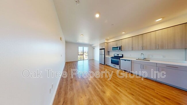 Building Photo - 532 Union St