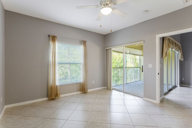 Building Photo - 9165 Celeste Dr