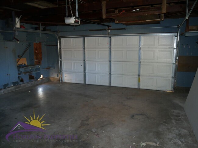 Building Photo - Bright 3 bed 2 bath 1,356 sq. ft. Single Family Home In Woodland
