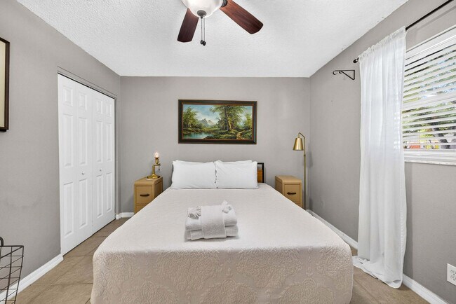 Building Photo - 6515 Yosemite Dr