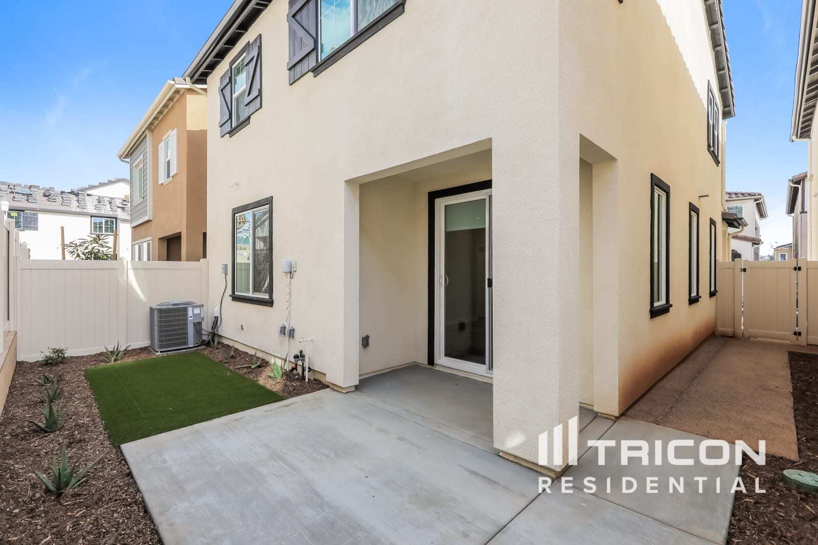 Building Photo - 31573 Dwight Dr