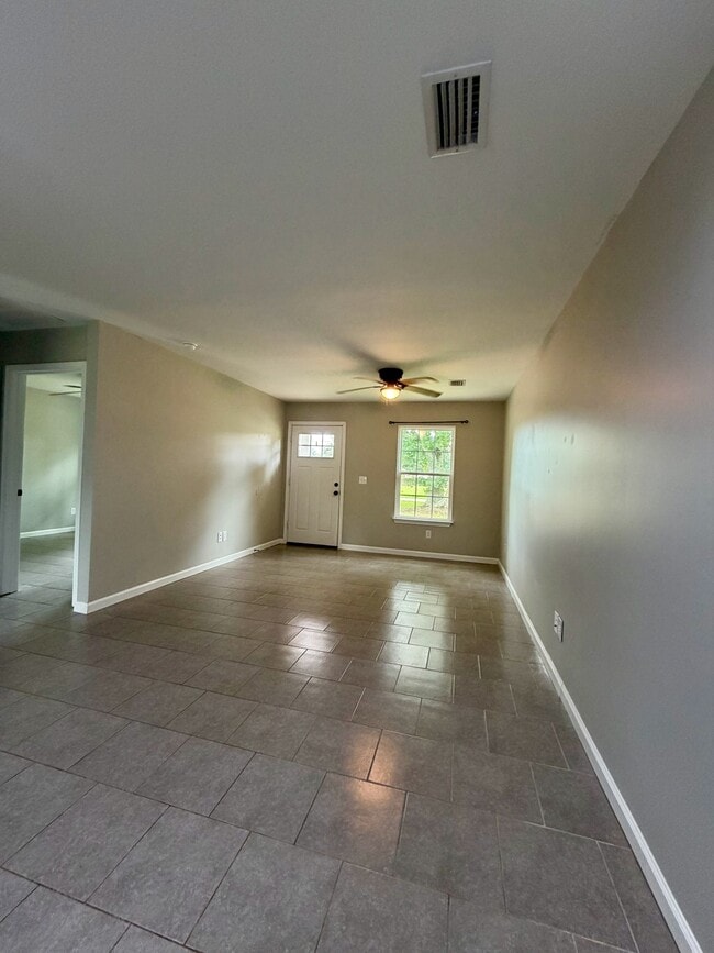 Building Photo - 25105 Lavinia Ave