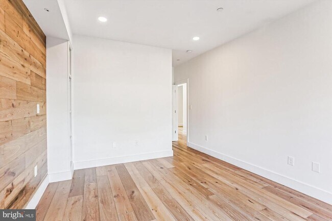 Building Photo - 2409 37th St NW