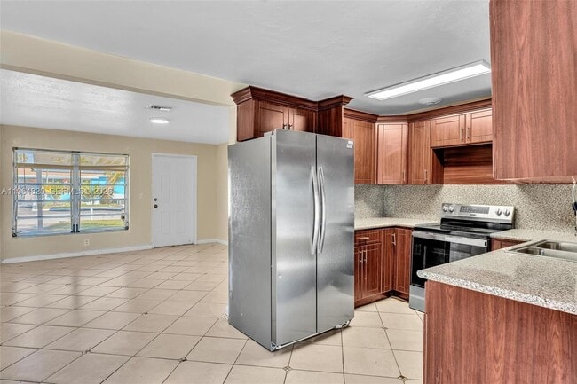 Building Photo - 4214 SW 49th Ct