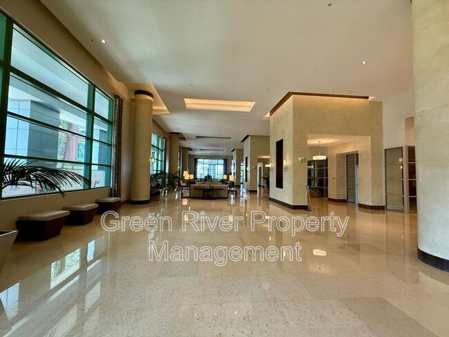 Building Photo - 1431 Riverplace Blvd