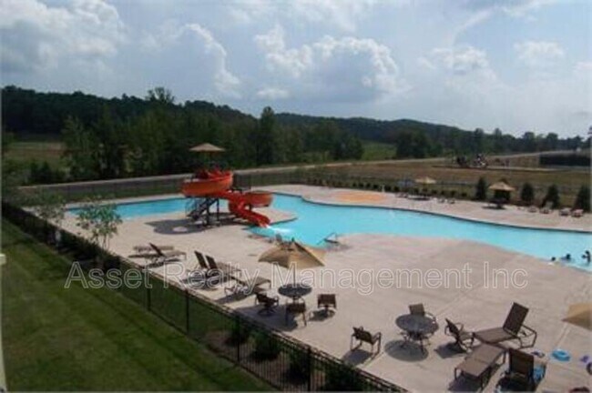 Building Photo - 509 Broadberry Ave