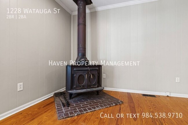 Building Photo - 1228 Watauga St