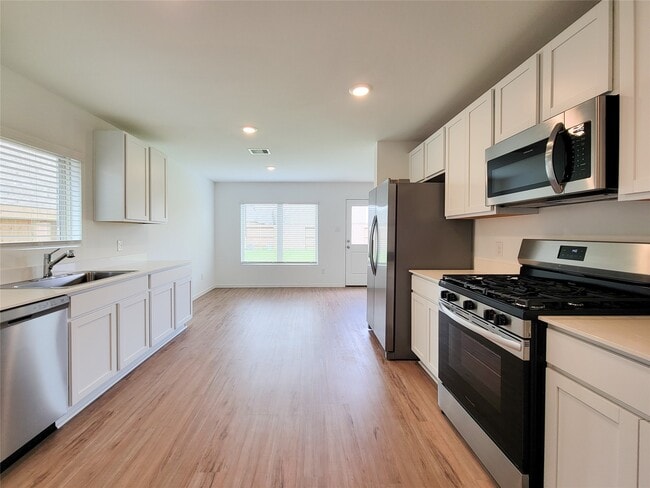 Building Photo - 3038 Pensacola Dr