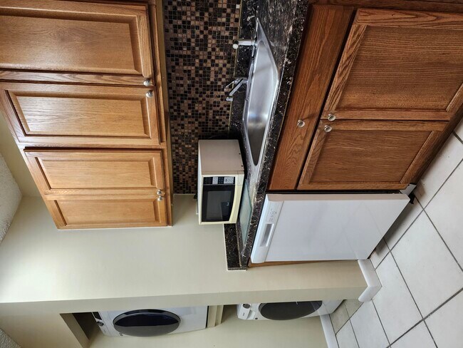 Building Photo - 545 Trace Cir