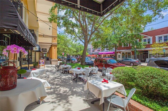 Building Photo - 731 Northwood Cir