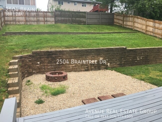 Building Photo - 2504 Braintree Dr